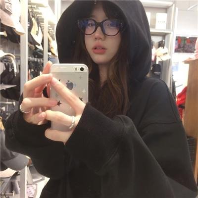 怪笑少女